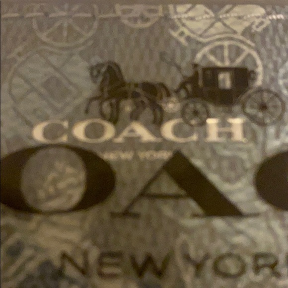 COACH LARGE WRISTLET NEW IN PACKAGING - Picture 9 of 16